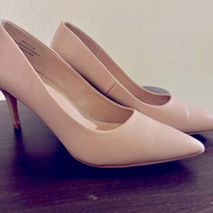 Cushionaire nude heels
